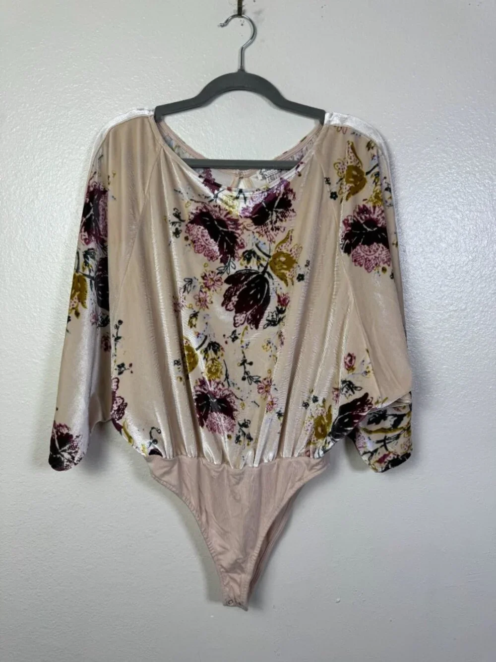 Intimately Free People Babe Slouchy Floral Velvet Bodysuit Dolman Beige size XS